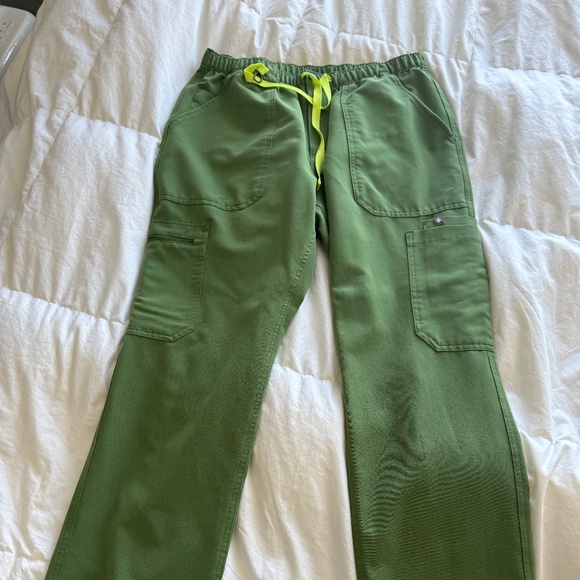 Men’s Figs Medium Scrub Pants - Fern / Green - Picture 1 of 2